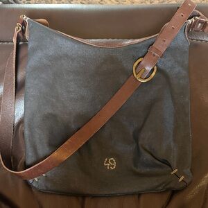 Leather-Trim Navy Crossbody Bag – 49 Square Miles